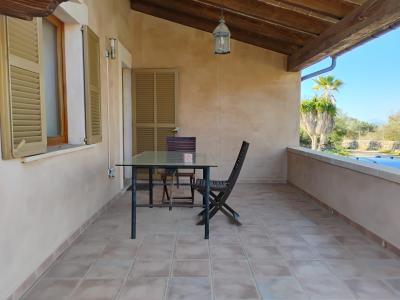 Ebenerdige Finca mit Garage, Pool und traumhaftem Ausblick - Campos - Santanyi