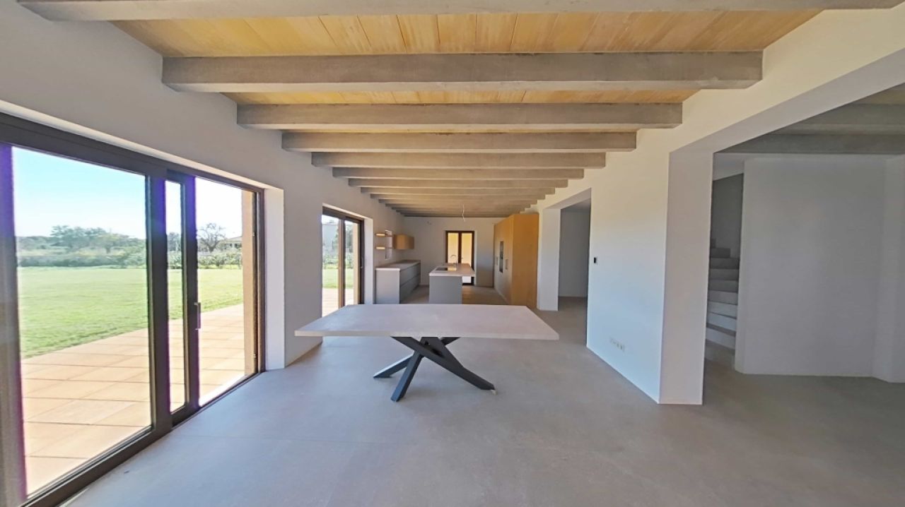 Single-level unfurnished luxury finca with all extras near Santanyi - Es Llombards --- F 150