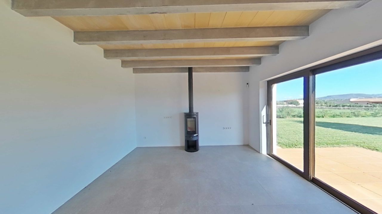 Single-level unfurnished luxury finca with all extras near Santanyi - Es Llombards --- F 150