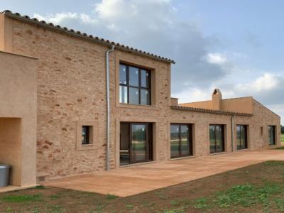 Single-level unfurnished luxury finca with all extras near Santanyi - Es Llombards --- F 150