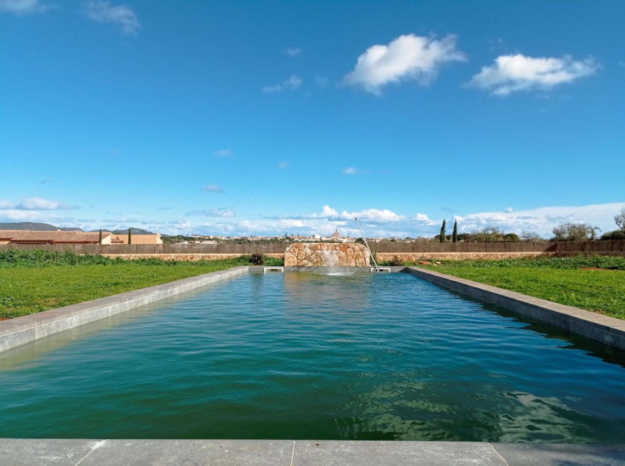 Single-level unfurnished luxury finca with all extras near Santanyi - Es Llombards --- F 150