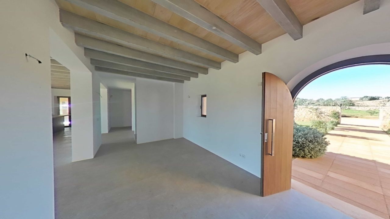 Single-level unfurnished luxury finca with all extras near Santanyi - Es Llombards --- F 150