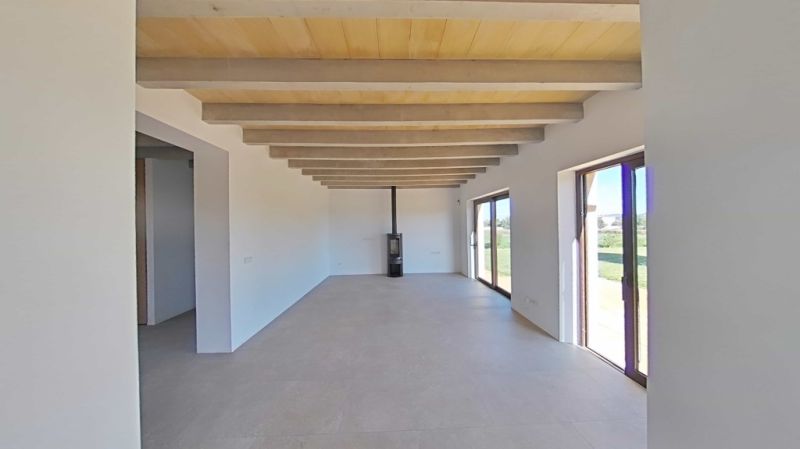 Single-level unfurnished luxury finca with all extras near Santanyi - Es Llombards --- F 150