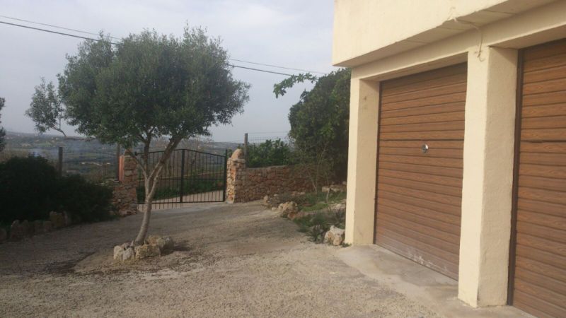 Chale a nivel del suelo con piscina, calefacción y vistas al mar cerca de Son Carrió -- CH 63