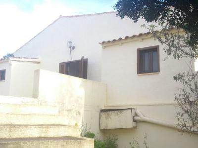 Chale a nivel del suelo con piscina, calefacción y vistas al mar cerca de Son Carrió -- CH 63