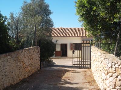 Chale a nivel del suelo con piscina, calefacción y vistas al mar cerca de Son Carrió -- CH 63