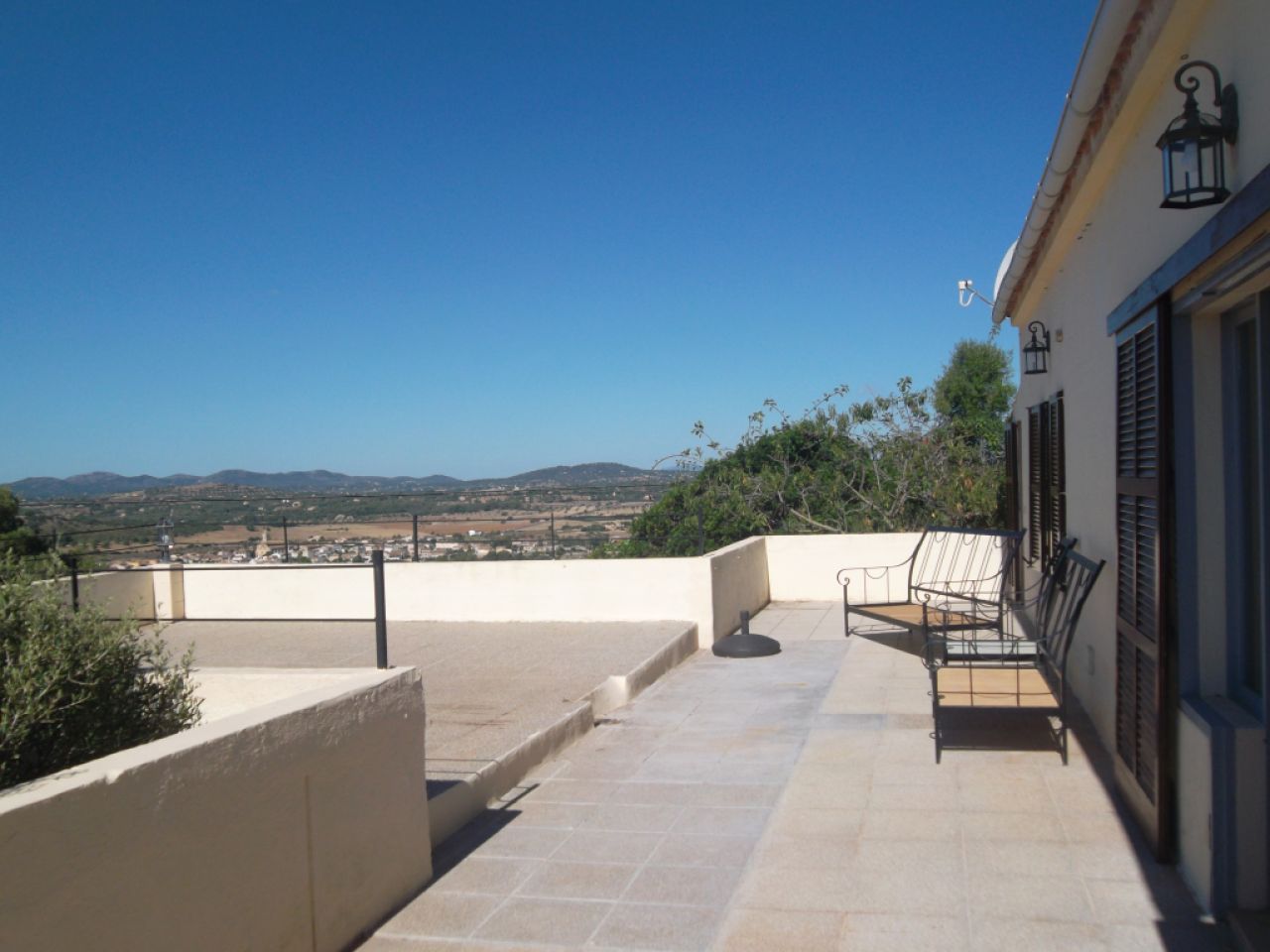 Chale a nivel del suelo con piscina, calefacción y vistas al mar cerca de Son Carrió -- CH 63