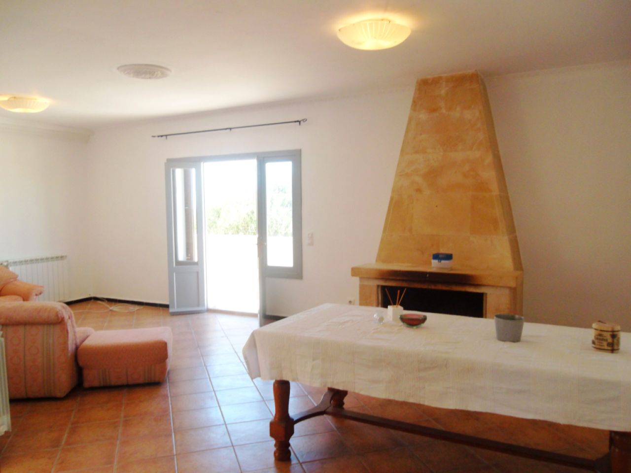 Chale a nivel del suelo con piscina, calefacción y vistas al mar cerca de Son Carrió -- CH 63