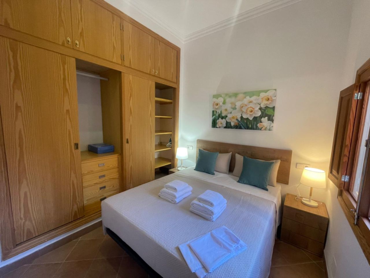 Ebenerdiges Chalet mit Garten, Terrasse und Meerblick in Cala Figuera-- CH 48