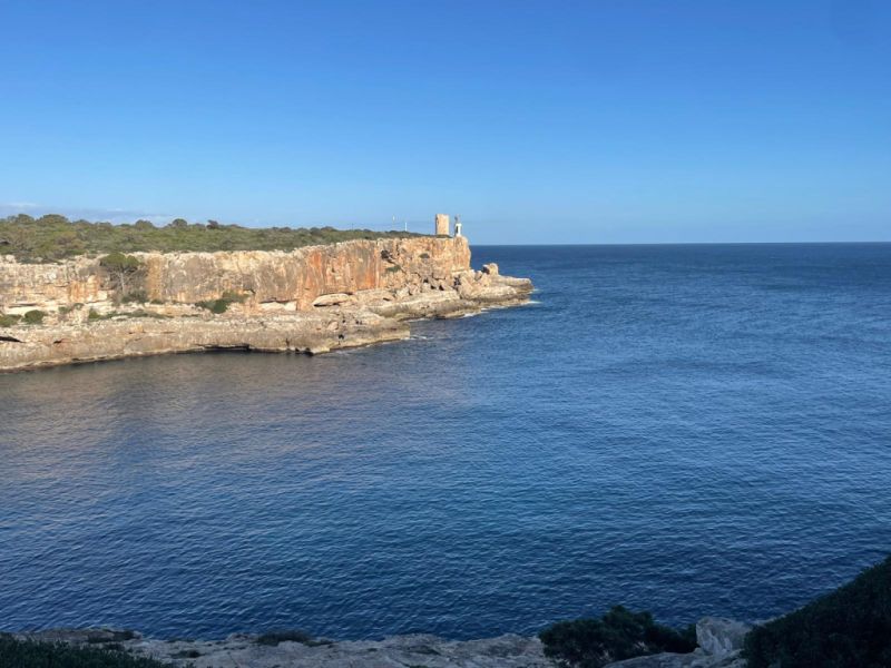 Ebenerdiges Chalet mit Garten, Terrasse und Meerblick in Cala Figuera-- CH 48