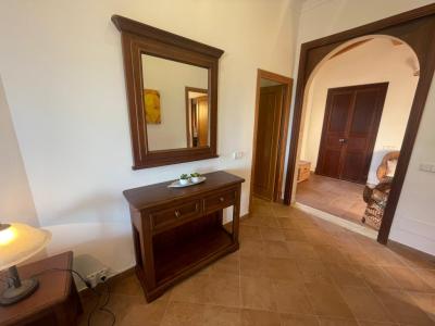 Ebenerdiges Chalet mit Garten, Terrasse und Meerblick in Cala Figuera-- CH 48