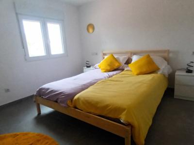 Chalet moderno y de una sola planta con 5 habitaciones en Cala Llombards -- CH 20