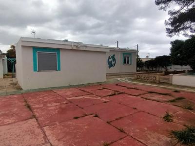 Chalet moderno y de una sola planta con 5 habitaciones en Cala Llombards -- CH 20