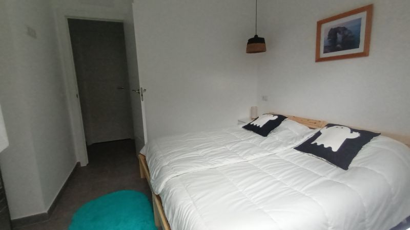 Chalet moderno y de una sola planta con 5 habitaciones en Cala Llombards -- CH 20