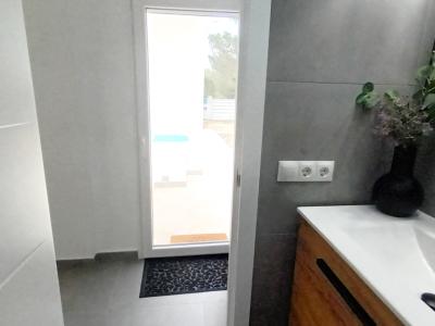 Chalet moderno y de una sola planta con 5 habitaciones en Cala Llombards -- CH 20