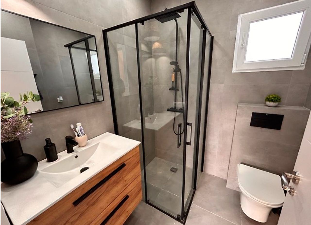 Chalet moderno y de una sola planta con 5 habitaciones en Cala Llombards -- CH 20