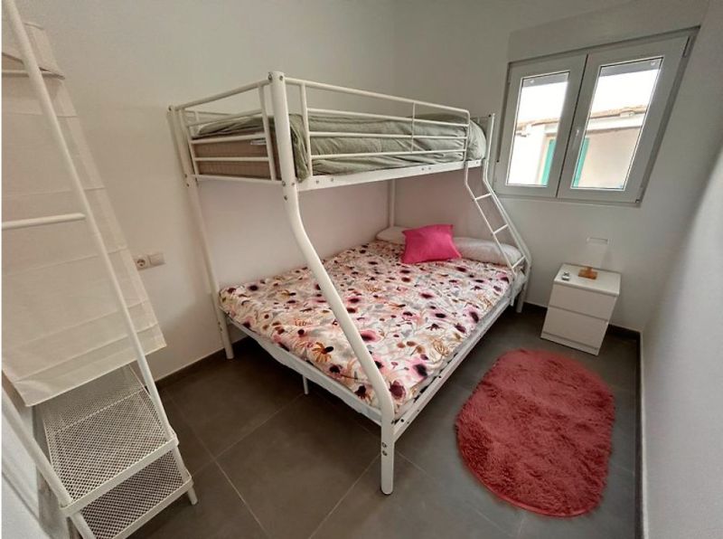 Chalet moderno y de una sola planta con 5 habitaciones en Cala Llombards -- CH 20