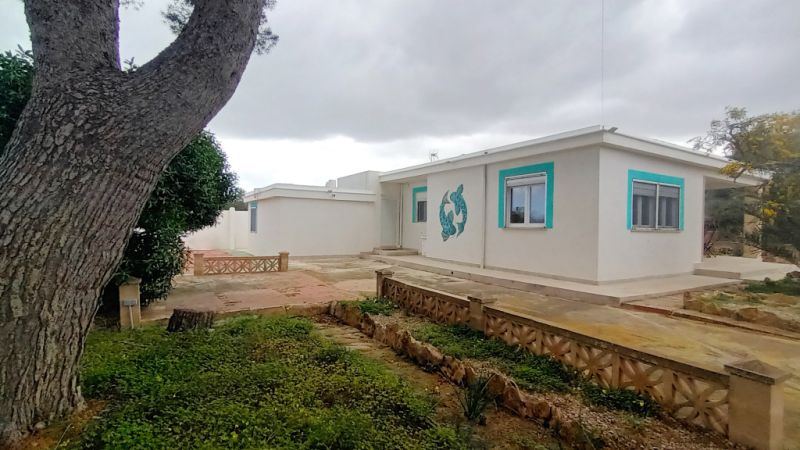 Chalet moderno y de una sola planta con 5 habitaciones en Cala Llombards -- CH 20