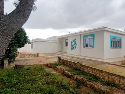 Chalet moderno y de una sola planta con 5 habitaciones en Cala Llombards -- CH 20