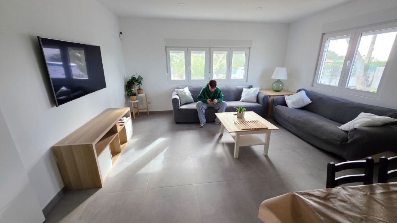 Chalet moderno y de una sola planta con 5 habitaciones en Cala Llombards -- CH 20