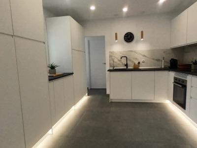 Chalet moderno y de una sola planta con 5 habitaciones en Cala Llombards -- CH 20