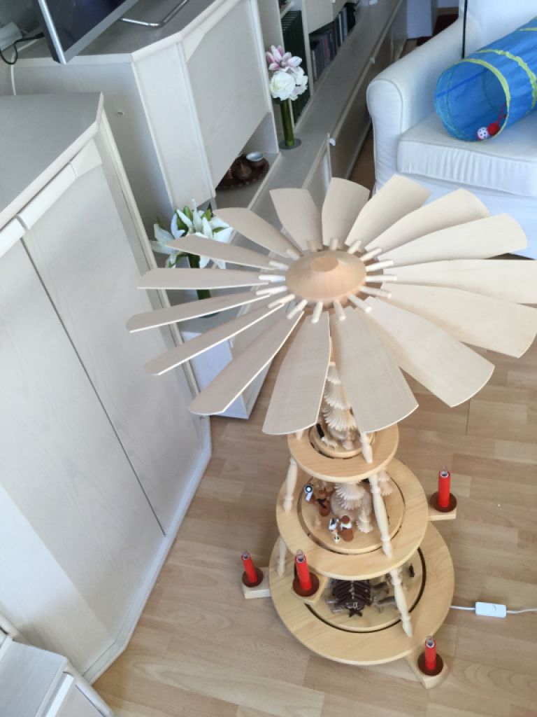 Real Erzgebirge Christmas pyramid, 90 cm high