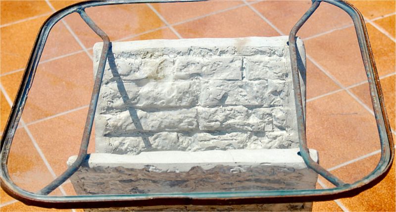 Eckiger Glas-Stein-Tisch, Beistelltisch mit Zeitschriftenständer, Zeitungstasche