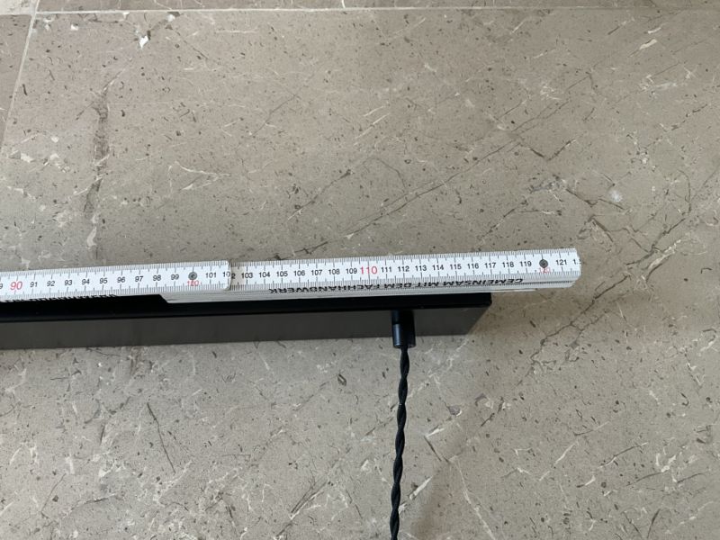 Una lámpara colgante y una lámpara de techo para regalar