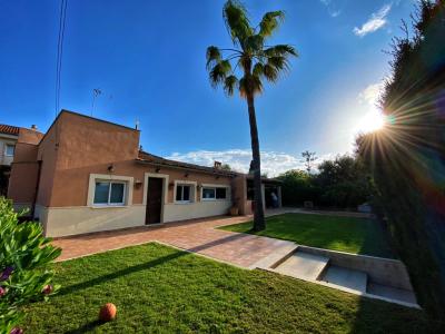 Casa unifamiliar Cala Romántica con piscina, jardín y cerca de la playa