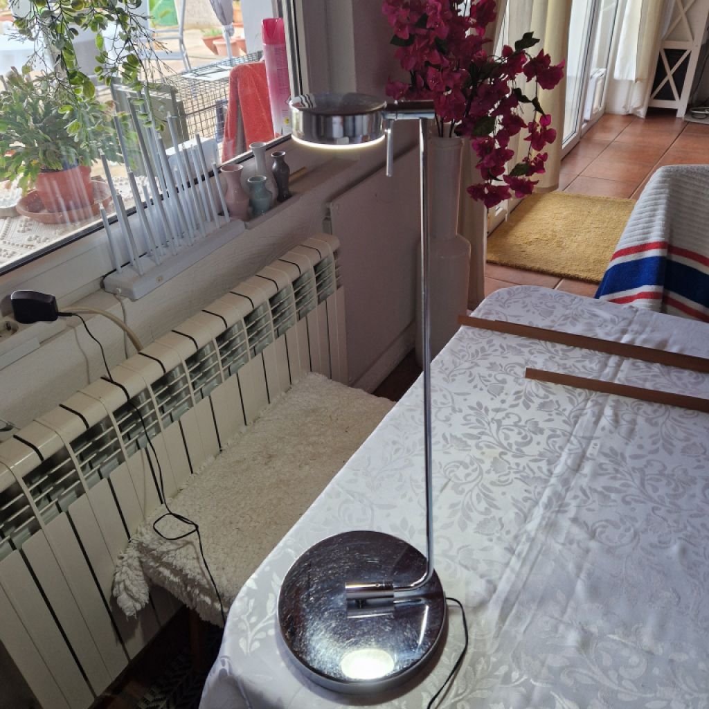 Elegante LED Schreibtischlampe