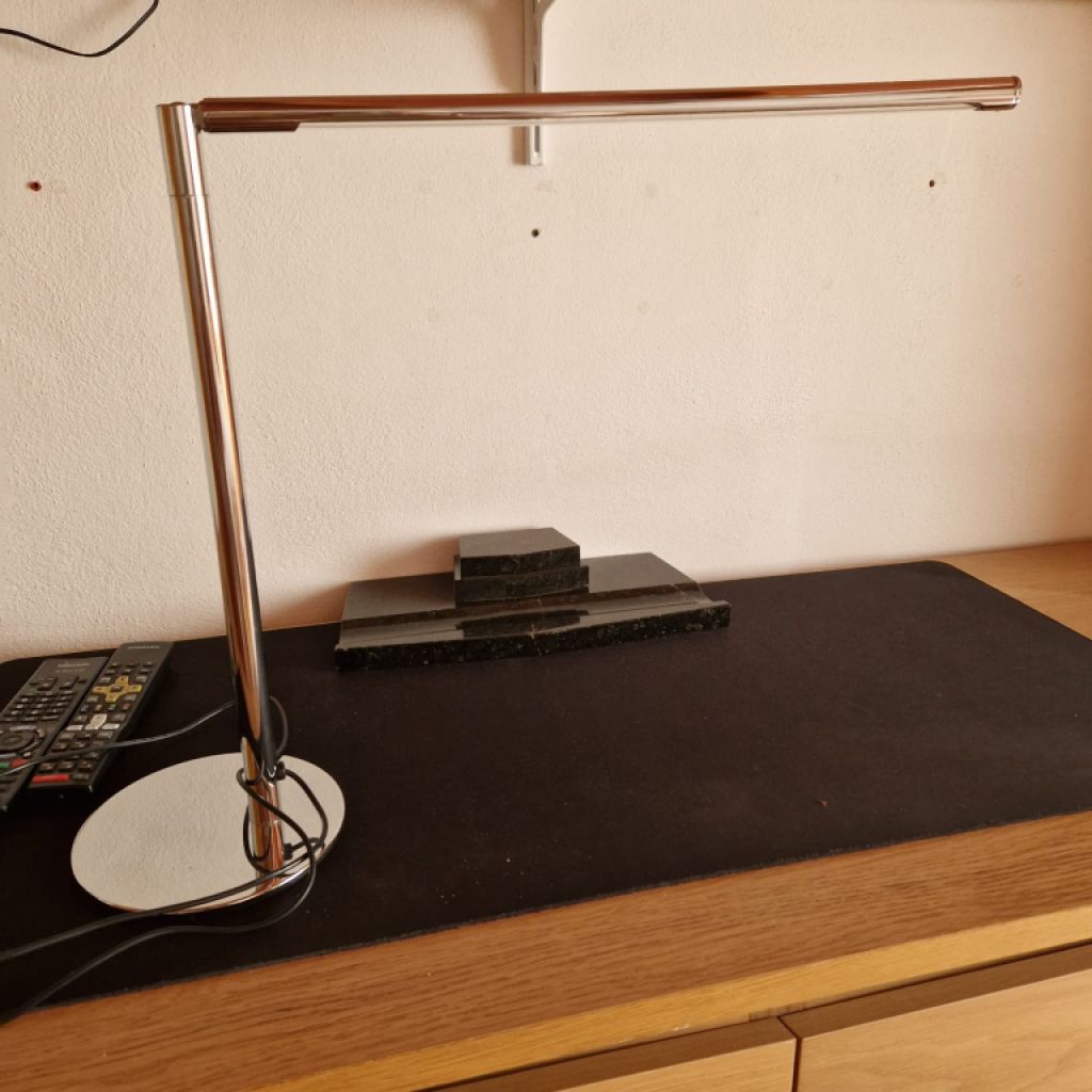 Elegante lámpara de escritorio