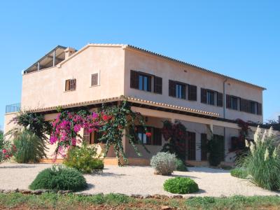 Elegante y amplia finca cerca de S Amarrador - Santanyi --- F 44 VK