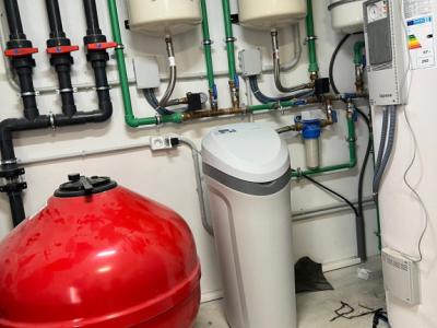 Servicio de electricidad, fontanería