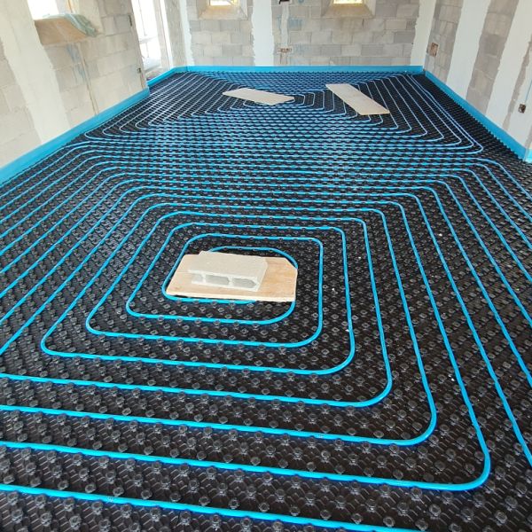 Servicio de electricidad, fontanería