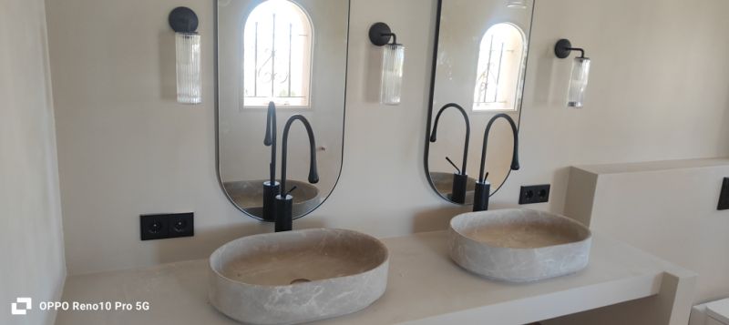 Servicio de electricidad, fontanería