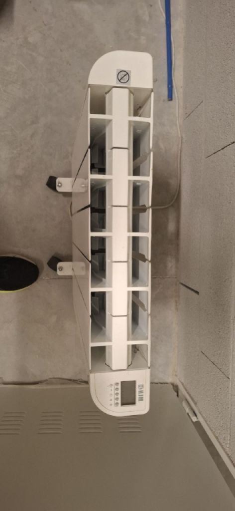 Radiador eléctrico de aceite HJM 750W – móvil con ruedas – totalmente funcional