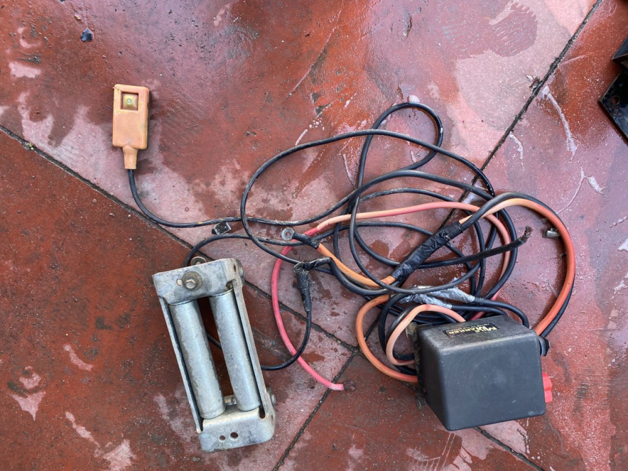 Cabestante electrico Para vehiculo 4x4 Remolque et