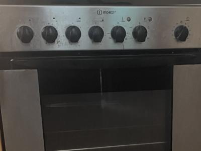Horno eléctrico con placa vitrocerámica
