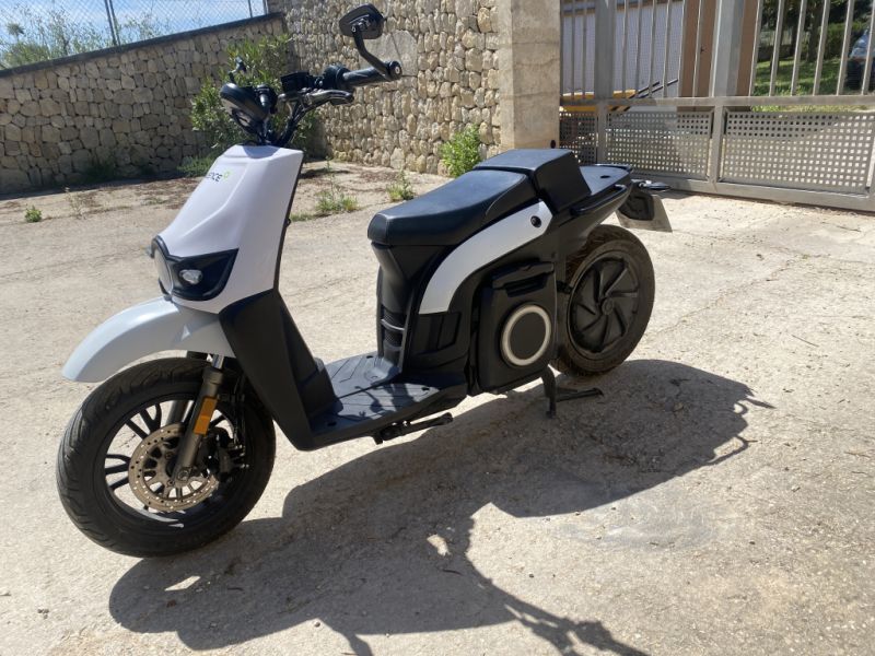 Electric scooter Silence S02