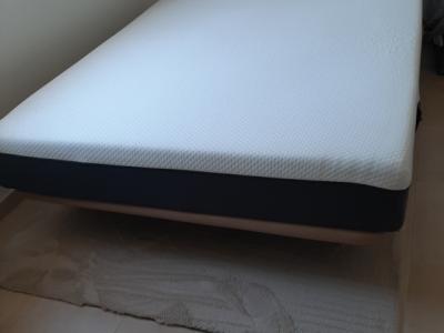 Emma Matratze und Emma Topper   140 cm x 200 cm  plus  Matratzen Untergestell