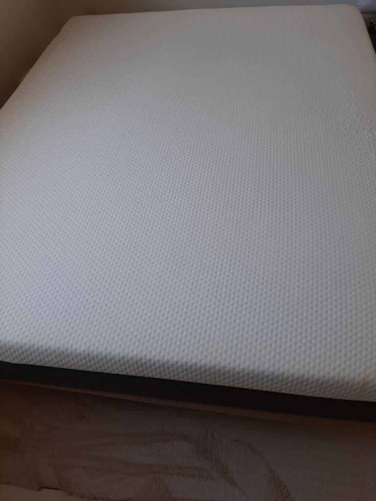 Emma Matratze und Emma Topper   140 cm x 200 cm  plus  Matratzen Untergestell