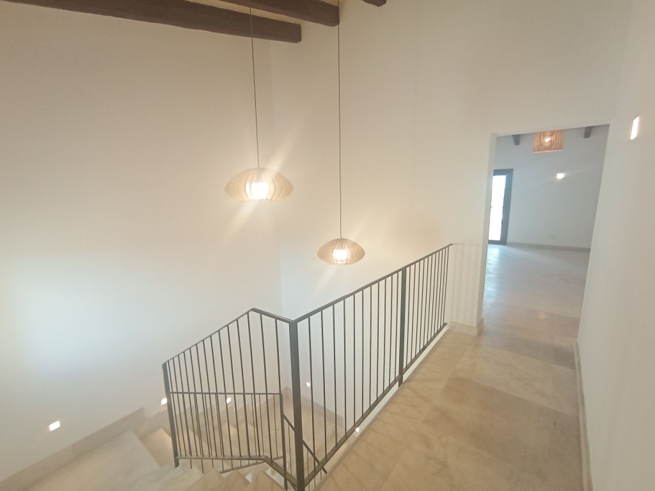 Enorm grosse Neubaufinca mit Aerothermikfussbodenheizung und Teilmeerblick bei S Horta -- F 72 CM