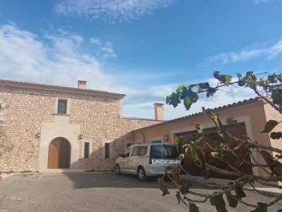 Enorm grosse Neubaufinca mit Aerothermikfussbodenheizung und Teilmeerblick bei S Horta -- F 72 CM