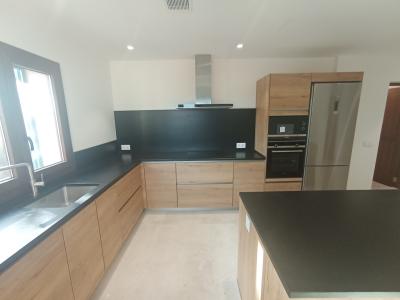 Enorm grosse Neubaufinca mit Aerothermikfussbodenheizung und Teilmeerblick bei S Horta -- F 72 CM