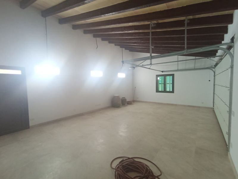 Enorm grosse Neubaufinca mit Aerothermikfussbodenheizung und Teilmeerblick bei S Horta -- F 72 CM