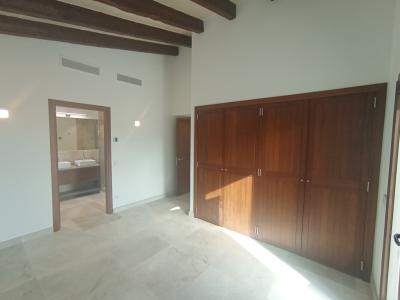 Enorm grosse Neubaufinca mit Aerothermikfussbodenheizung und Teilmeerblick bei S Horta -- F 72 CM