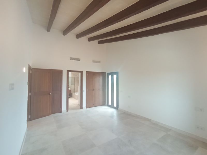 Enorm grosse Neubaufinca mit Aerothermikfussbodenheizung und Teilmeerblick bei S Horta -- F 72 CM