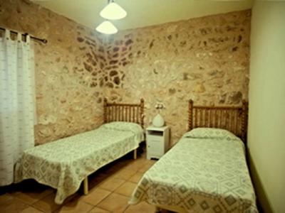 Enorme casa de pueblo con piscina y patio junto a Campos en una agrupación de viviendas - DH 24