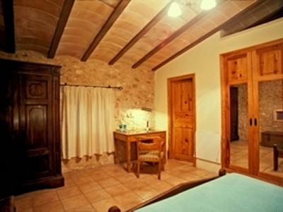 Enorme casa de pueblo con piscina y patio junto a Campos en una agrupación de viviendas - DH 24