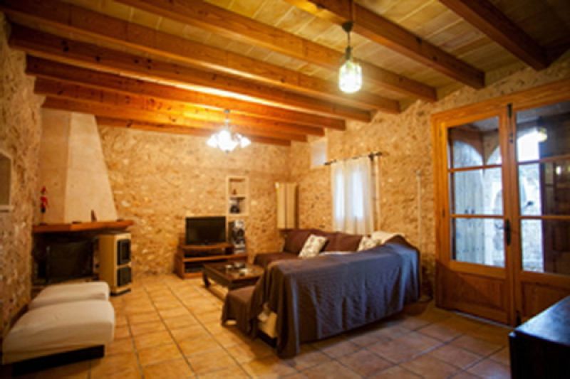 Enorme casa de pueblo con piscina y patio junto a Campos en una agrupación de viviendas - DH 24